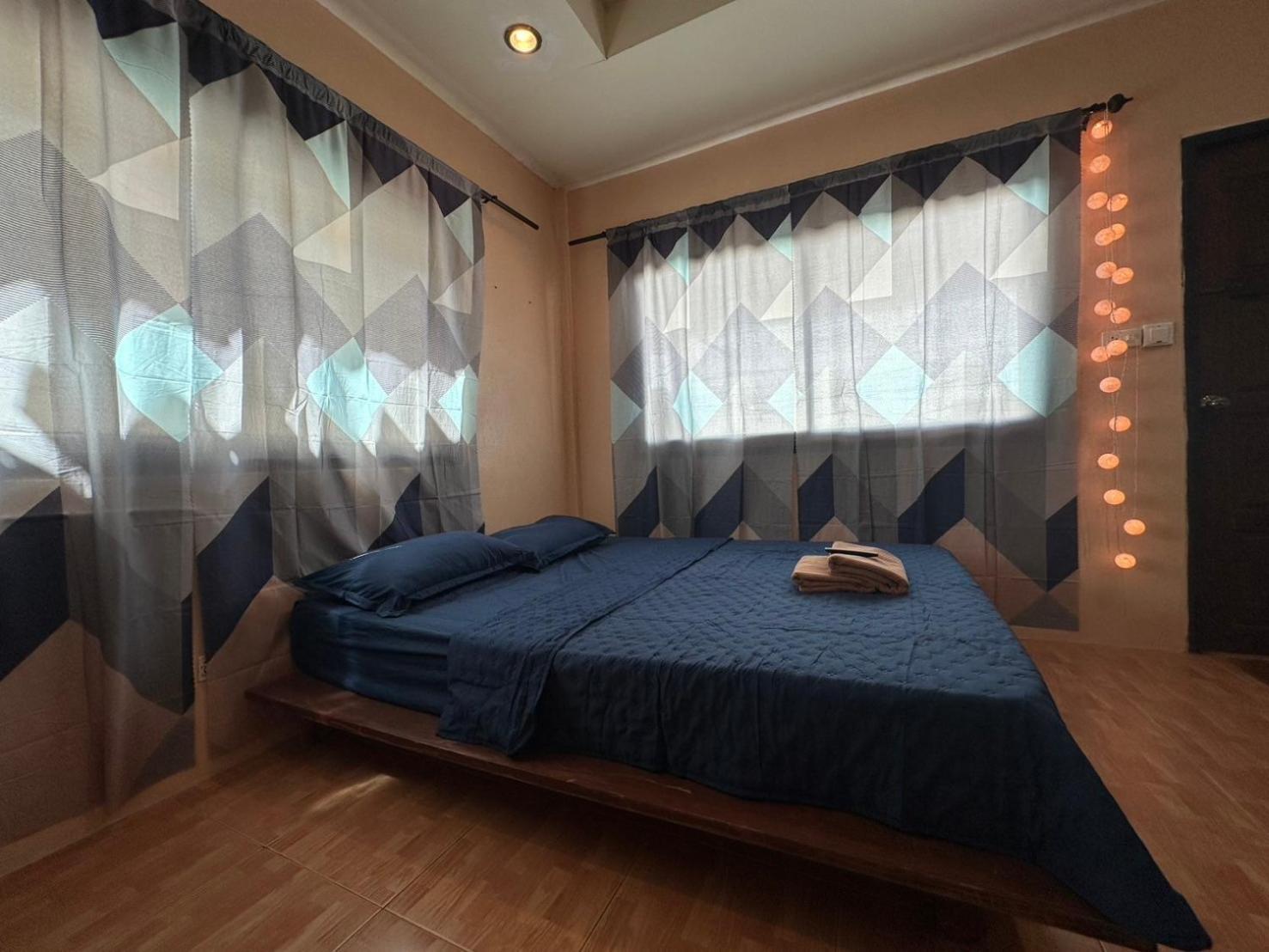 The Wave Haad Rin Hostel Room photo